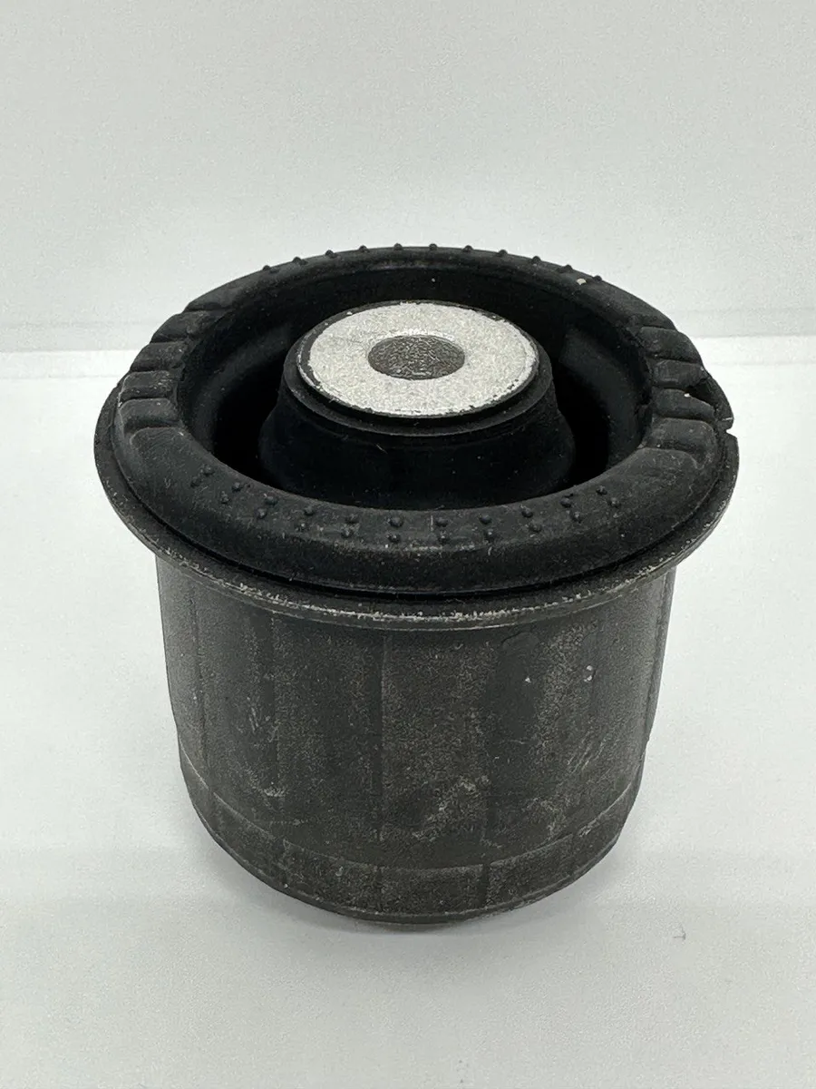 Сайлентблок HYUNDAI, задней балки. 551601R000 "ROSTECO", артикул 22075 — фото автозапчасти