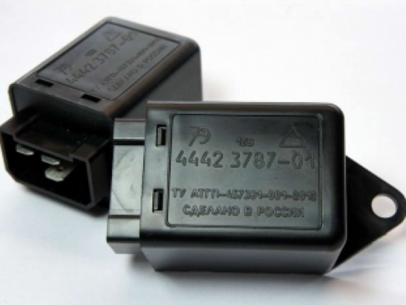 Реле 4442.3787-01 поворота ГАЗ 3110, 31105, 3302 (3-х конт.) (аналог 642.3747-01) АвтоТрейд г.Калуга, артикул 4442-3787000-01 — фото автозапчасти