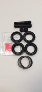 Ремкомплект суппорта MAZDA CX5, переднего (с порш) (к-т 12 дет+см). K0113361X, K0113371X "ROSTECO", артикул 22883