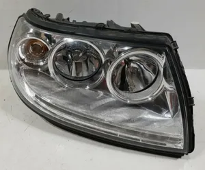 Фара УАЗ 3163 Патриот, с 2014г.вып. РЕСТАЙЛИНГ, правая с ДХО LED, блок фара (316300-3711010-20, 316300371101020, ZK-02-044 LED R), артикул 3163-3711010 ZF