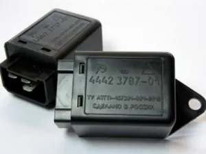 Реле 4442.3787-01 поворота ГАЗ 3110, 31105, 3302 (3-х конт.) (аналог 642.3747-01), артикул 4442-3787000-01