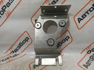 Кронштейн С49RD8В 3862070, артикул С49RD8В-3862070