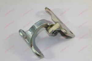 Петля правой передней двери, артикул .L1610111100А0